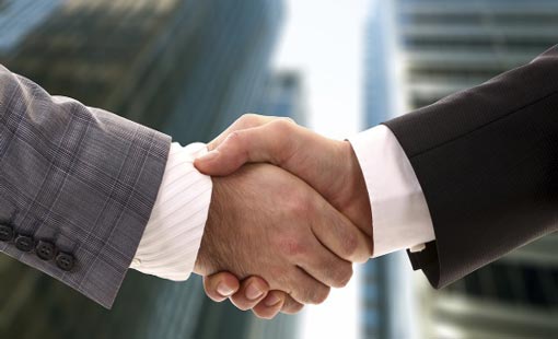 السياسة مصلحة الإنسان